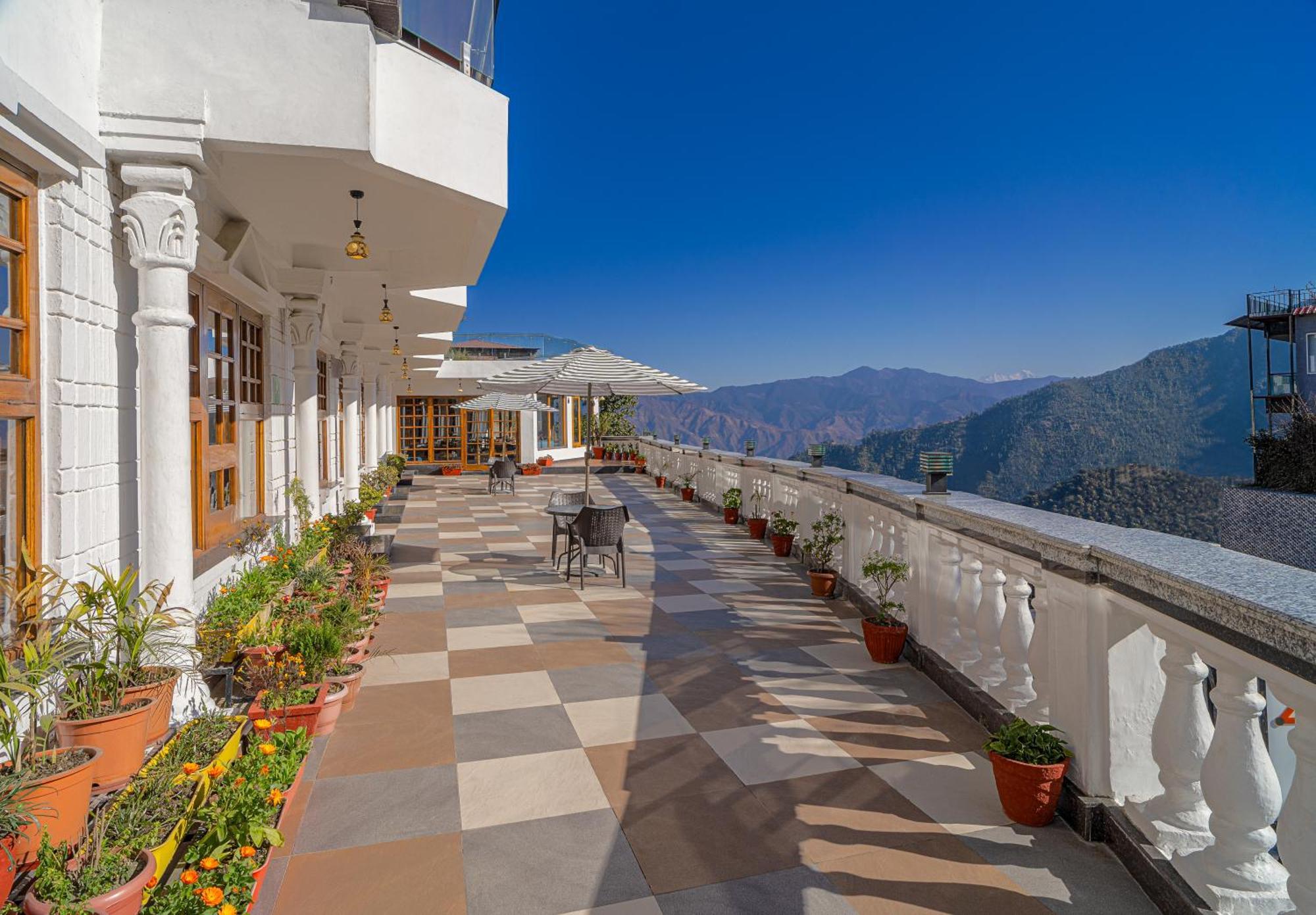 Zone Connect By The Park Mussoorie Hotel Buitenkant foto