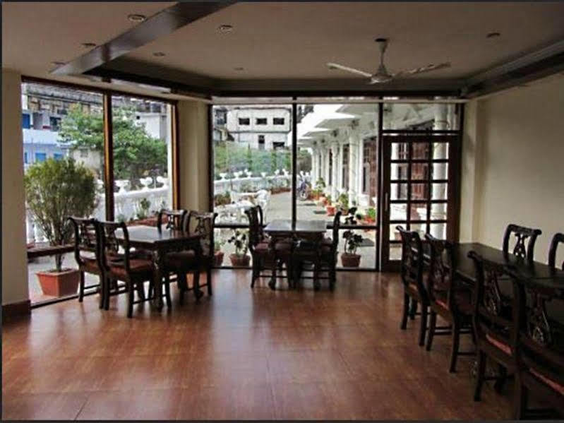 Zone Connect By The Park Mussoorie Hotel Buitenkant foto